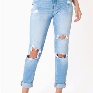 High rise Kancan mom jean